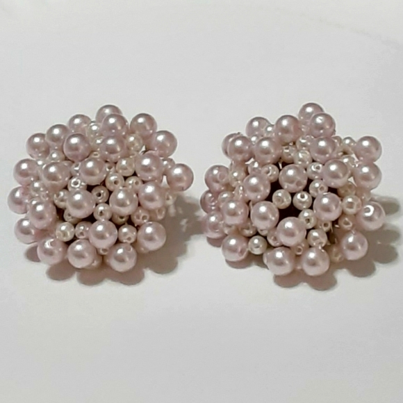 Jewelry - Vintage Pink and Cream Seed Pearl Clipon Earrings